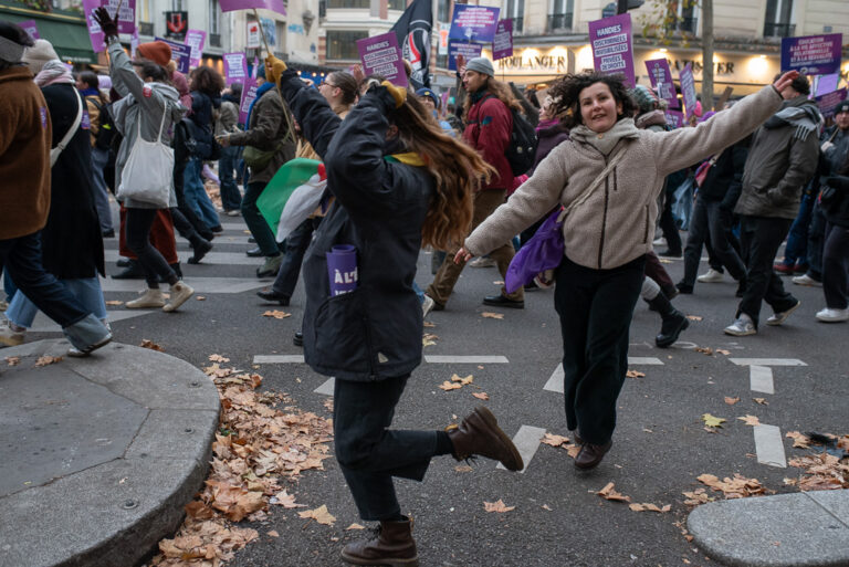 Lire la suite à propos de l’article Manifestation contre les violences sexistes et sexuelles faites aux femmes  Paris – 221125