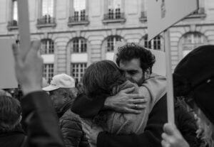 Lire la suite à propos de l’article Manifestation en soutien au peuple iranien Femme,Vie,Liberté      Paris 170126